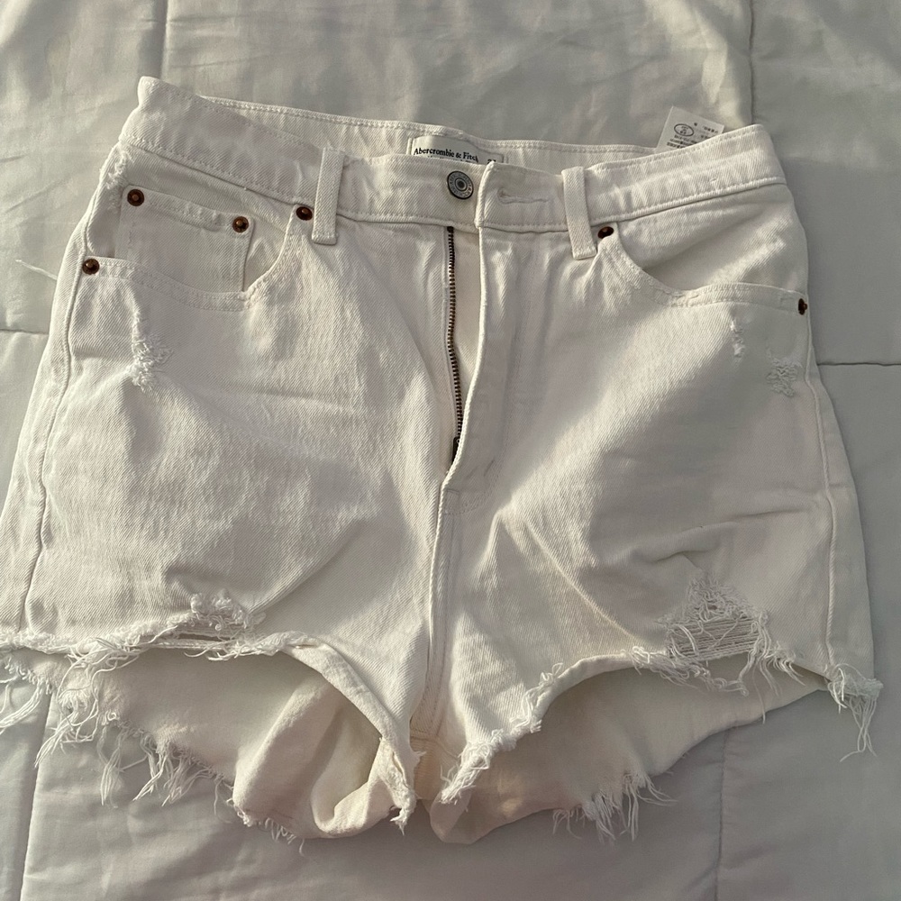 abercrombie curve love the mom short high rise jean white shorts 27/4